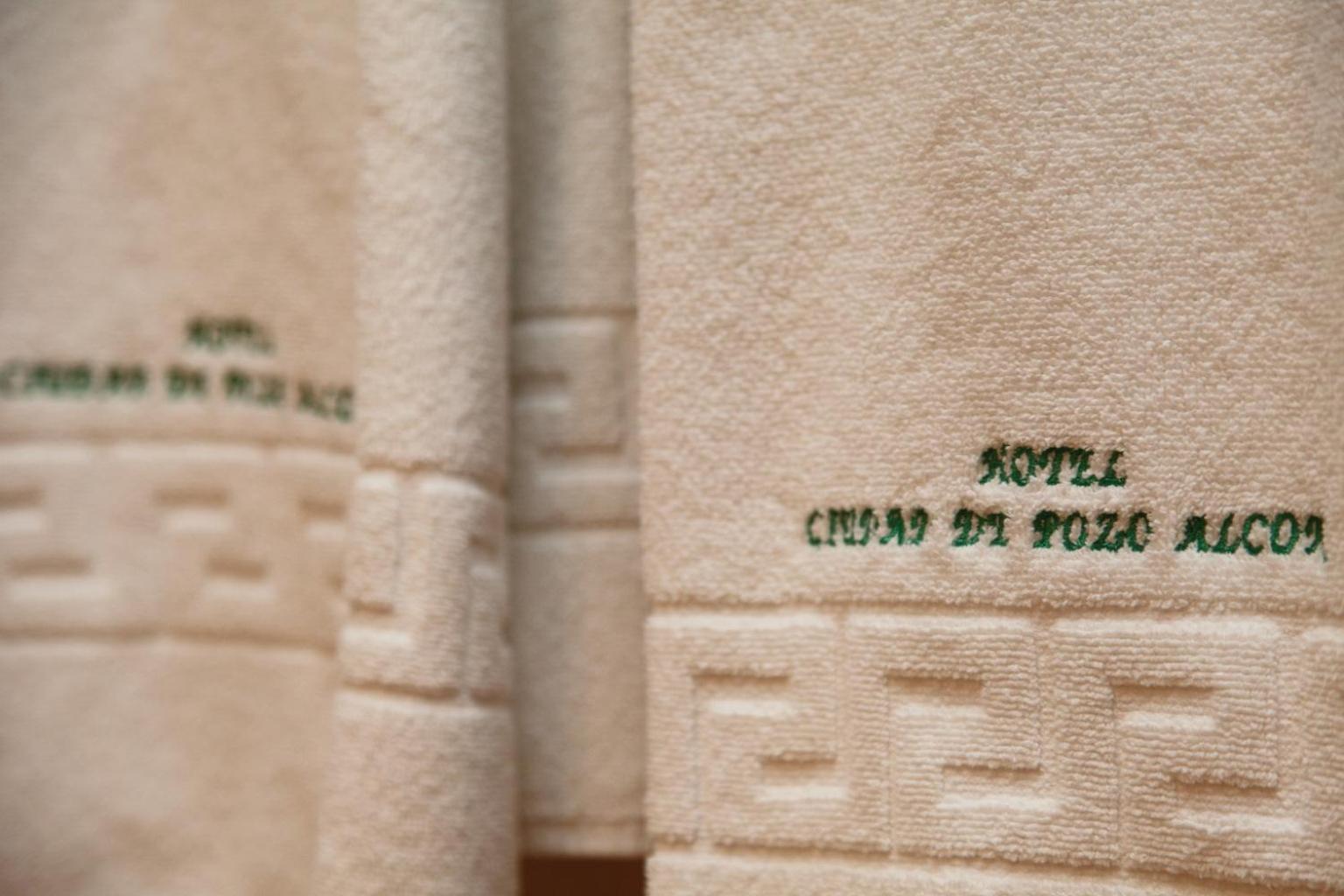 Hotel Ciudad Pozo Alcón Εξωτερικό φωτογραφία